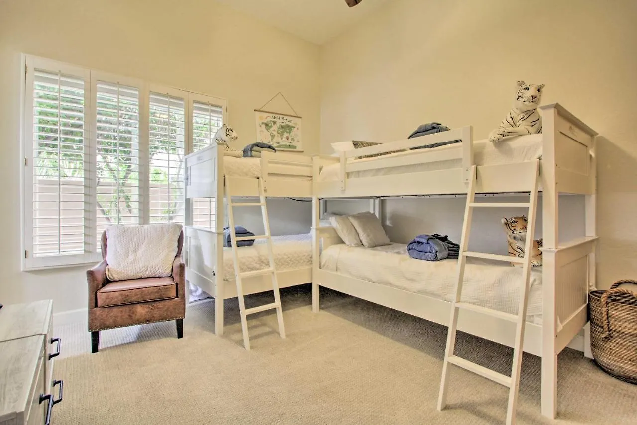 Semesterbostad Pet-Friendly Glendale Oasis With Pool And Hot Tub! Villa Phoenix